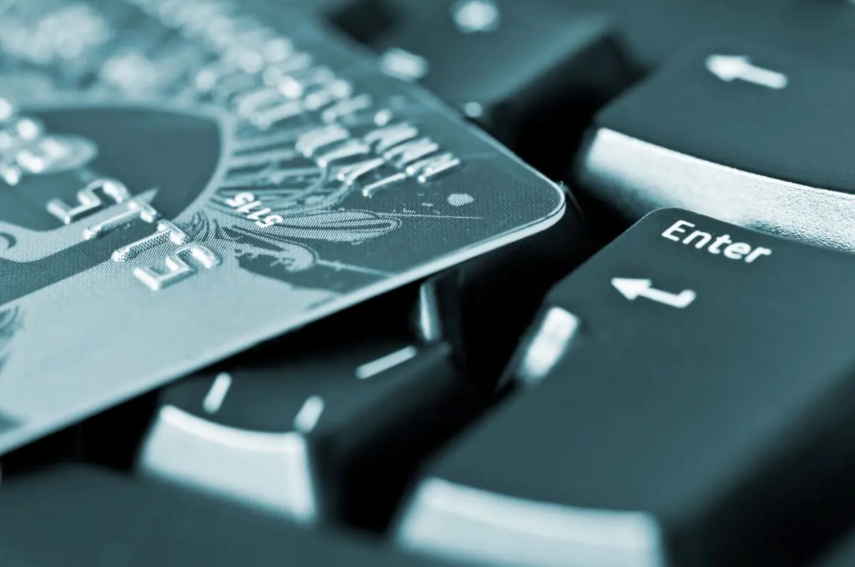 Florida School System Generates Revenue Through Virtual Card Program